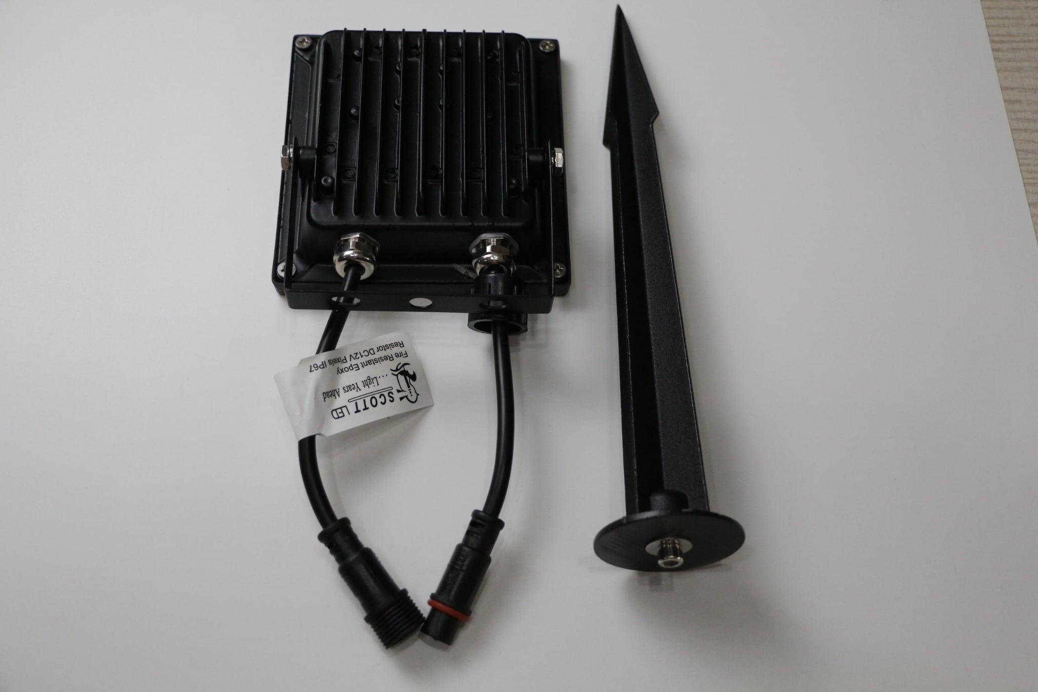 Flood Light/ 12V/ Xconnect