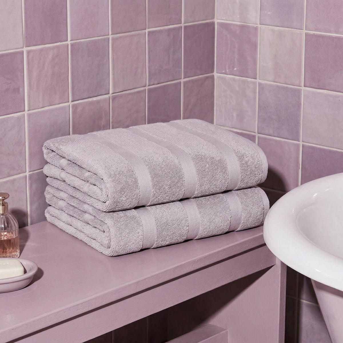 Step out of the shower into cloud-like softness — the 600 GSM Australian cotton towels that make every bathroom feel like a spa