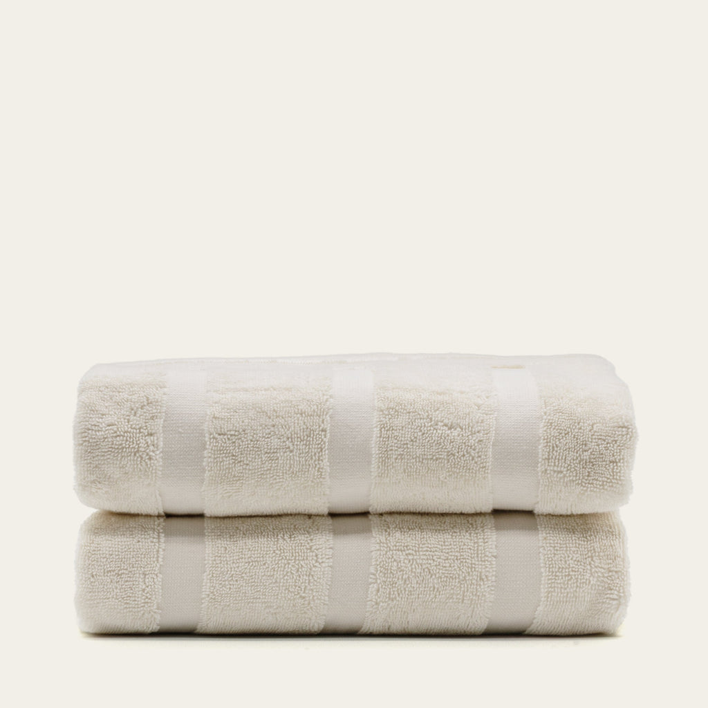 Step out of the shower into cloud-like softness — the 600 GSM Australian cotton towels that make every bathroom feel like a spa