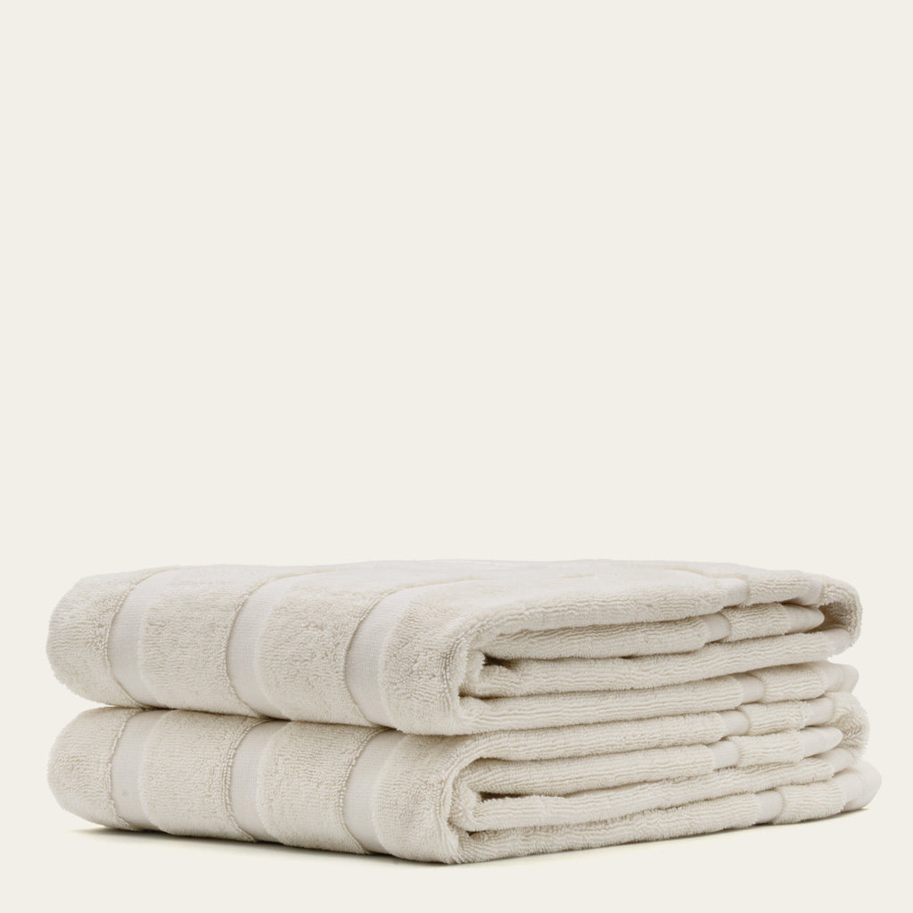 Step out of the shower into cloud-like softness — the 600 GSM Australian cotton towels that make every bathroom feel like a spa