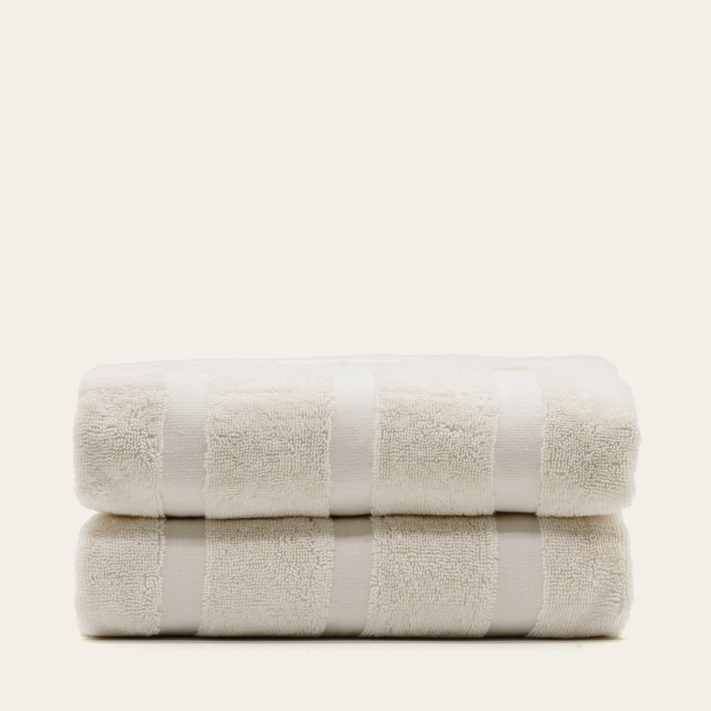 Step out of the shower into cloud-like softness — the 600 GSM Australian cotton towels that make every bathroom feel like a spa