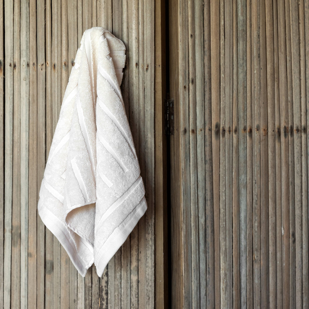 Step out of the shower into cloud-like softness — the 600 GSM Australian cotton towels that make every bathroom feel like a spa