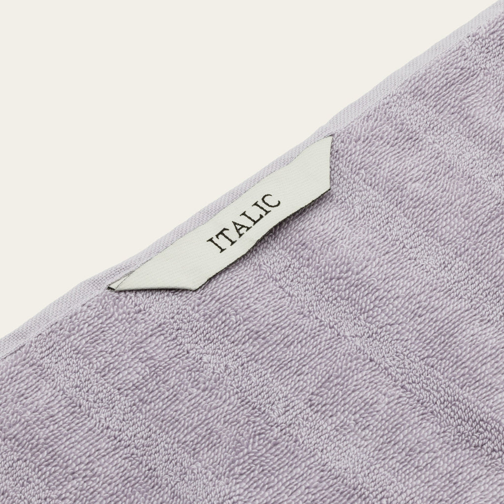 Step out of the shower into cloud-like softness — the 600 GSM Australian cotton towels that make every bathroom feel like a spa