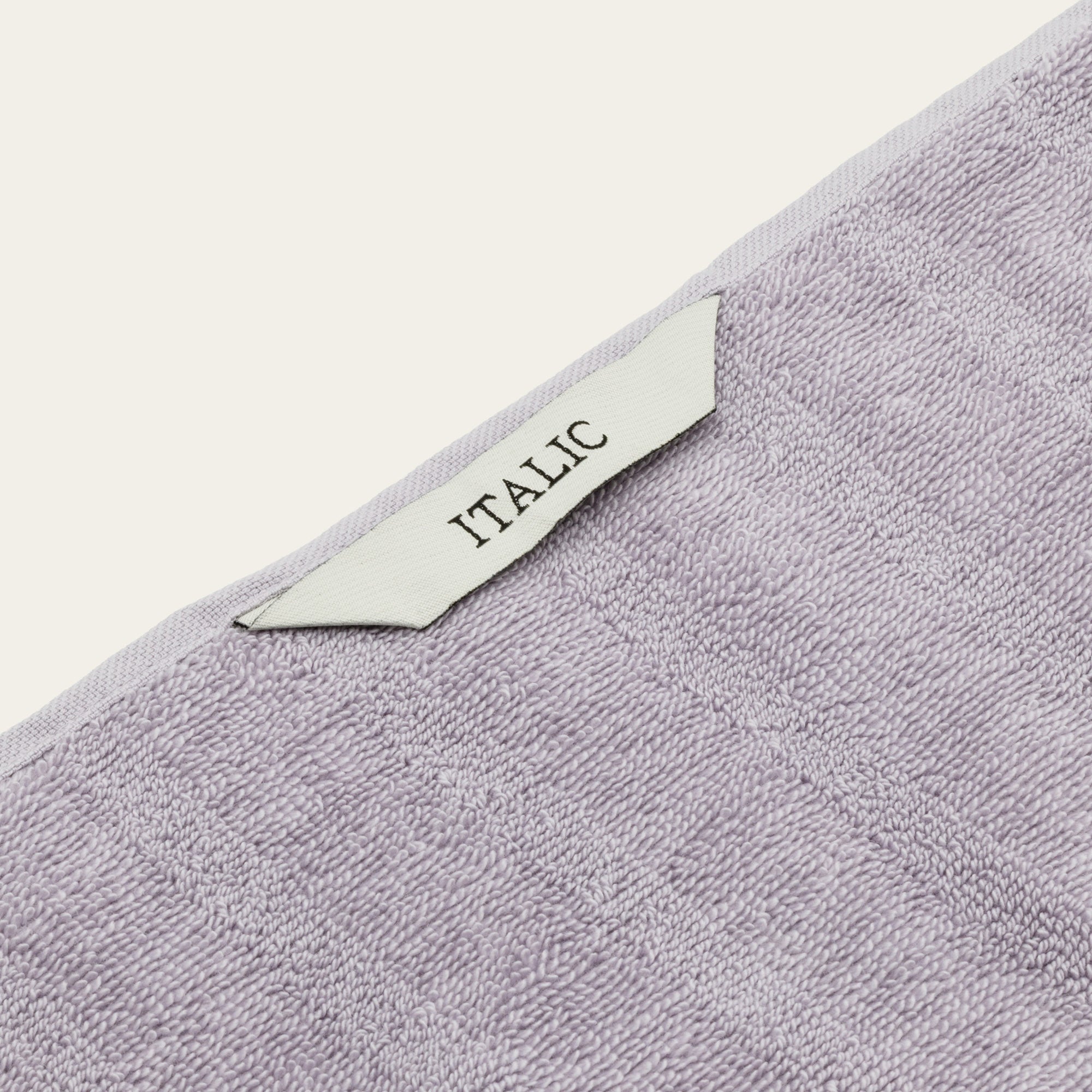 Step out of the shower into cloud-like softness — the 600 GSM Australian cotton towels that make every bathroom feel like a spa