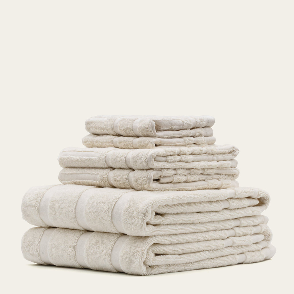 Step out of the shower into cloud-like softness — the 600 GSM Australian cotton towels that make every bathroom feel like a spa