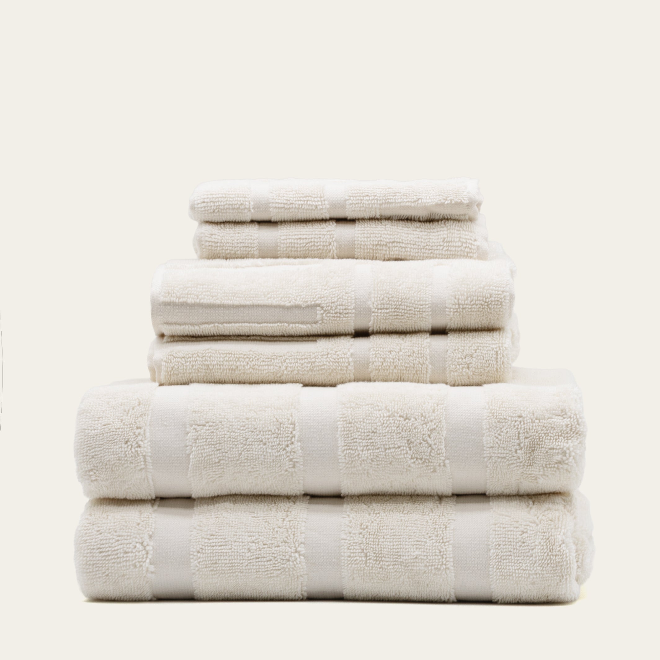 Step out of the shower into cloud-like softness — the 600 GSM Australian cotton towels that make every bathroom feel like a spa