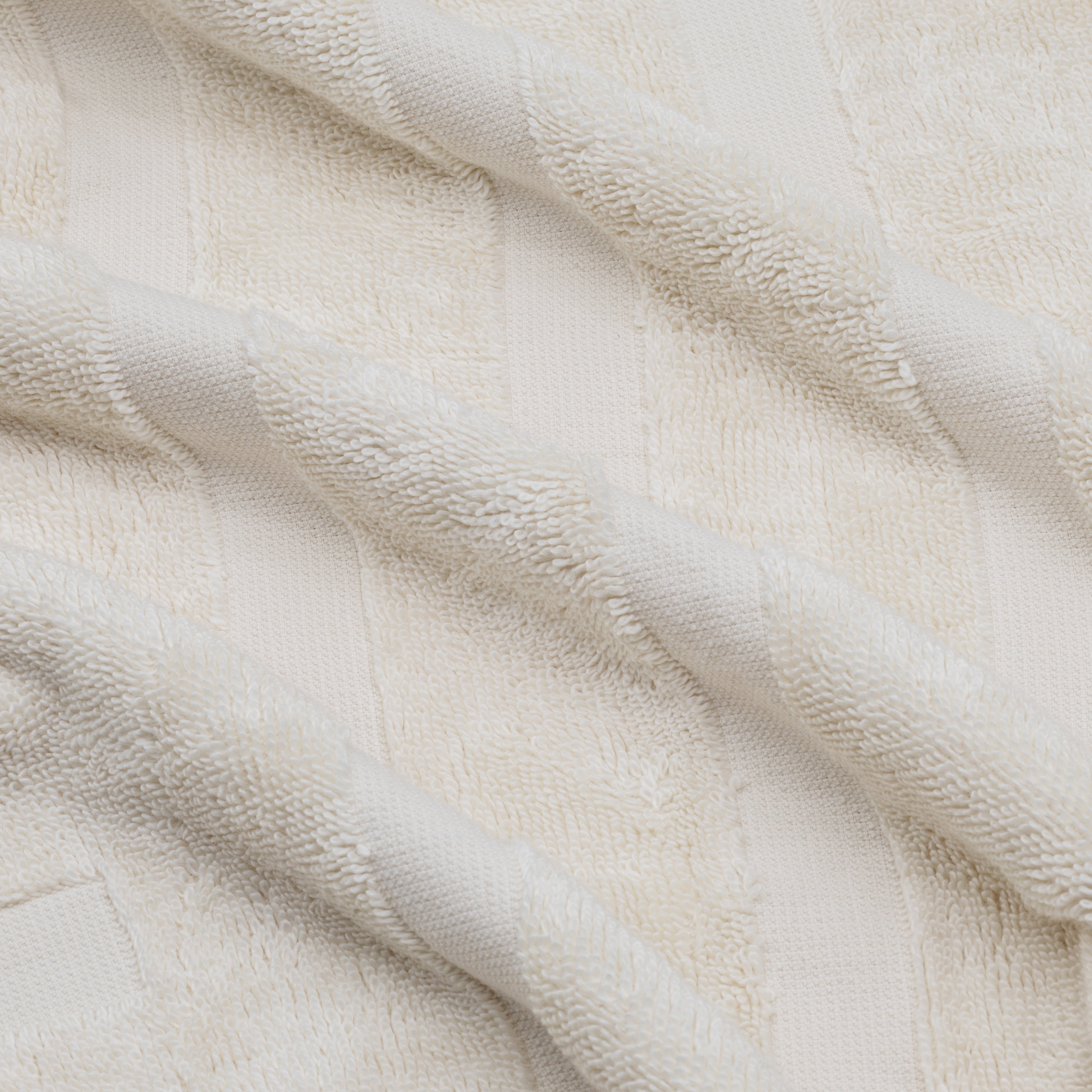 Step out of the shower into cloud-like softness — the 600 GSM Australian cotton towels that make every bathroom feel like a spa