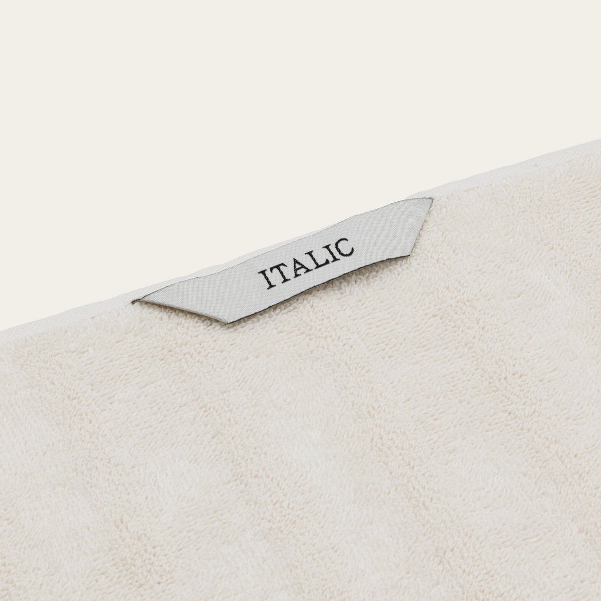 Step out of the shower into cloud-like softness — the 600 GSM Australian cotton towels that make every bathroom feel like a spa