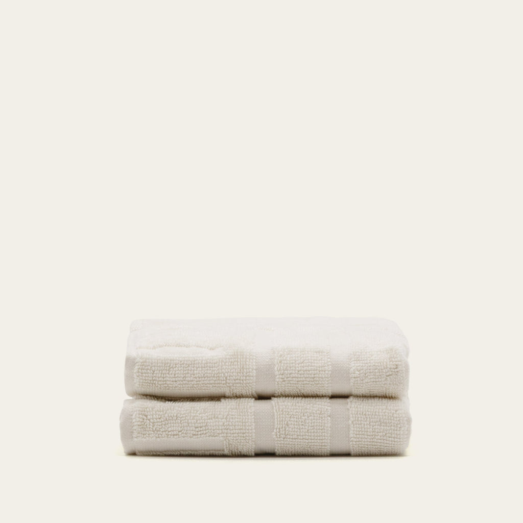 Step out of the shower into cloud-like softness — the 600 GSM Australian cotton towels that make every bathroom feel like a spa