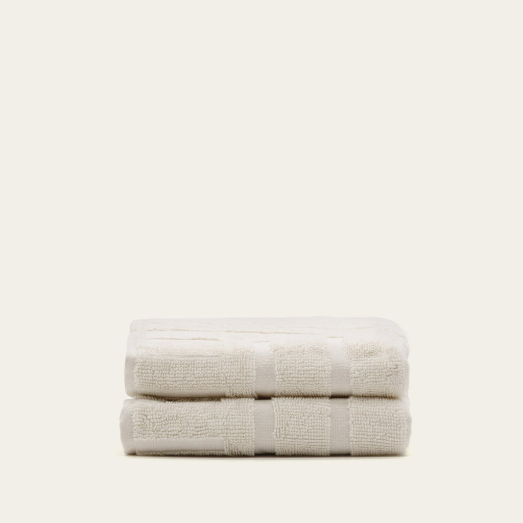Step out of the shower into cloud-like softness — the 600 GSM Australian cotton towels that make every bathroom feel like a spa